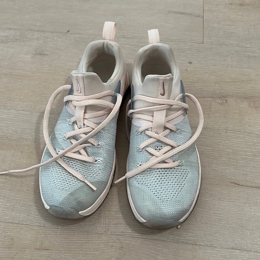 Nike Metcon Flykit 3 Size 9 Peach and Silver